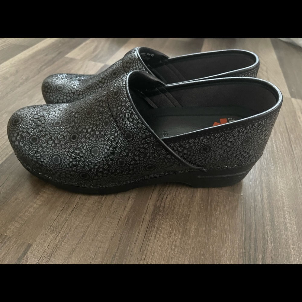 Dansko Womens clogs